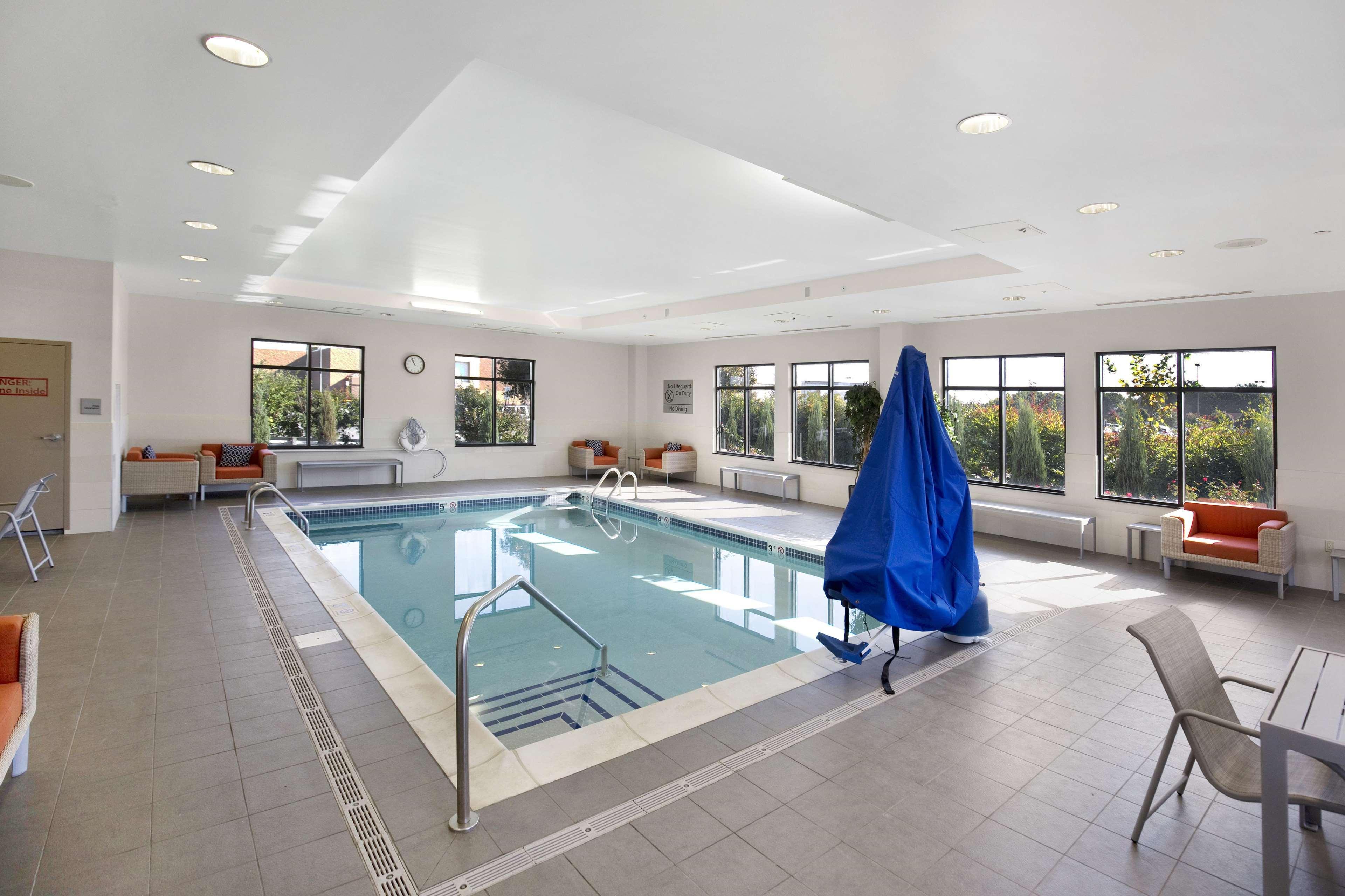 Hampton Inn Butler Buitenkant foto
